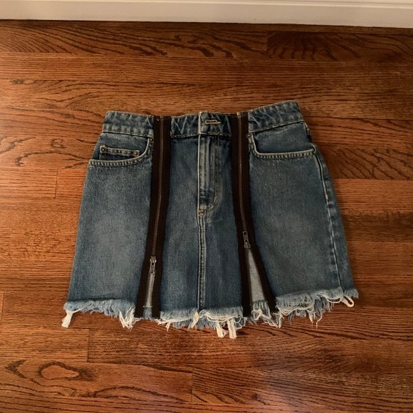 Carmar Dresses & Skirts - LF Carmar Double Zip Jean Skirt Size 28